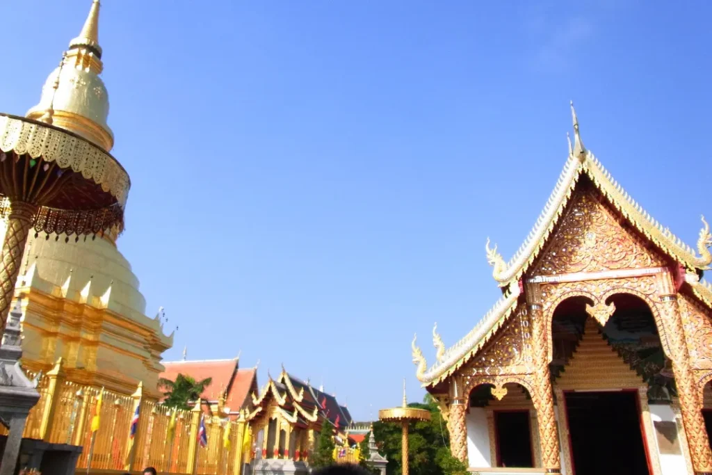 Top 10 Must-Visit Temples for Your Captivating Chiang Mai Trip 12 Lanna temple architecture