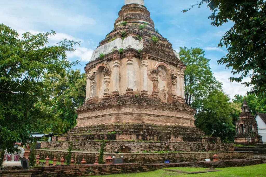 Top 10 Must-Visit Temples for Your Captivating Chiang Mai Trip 10 Wat Jet Yot