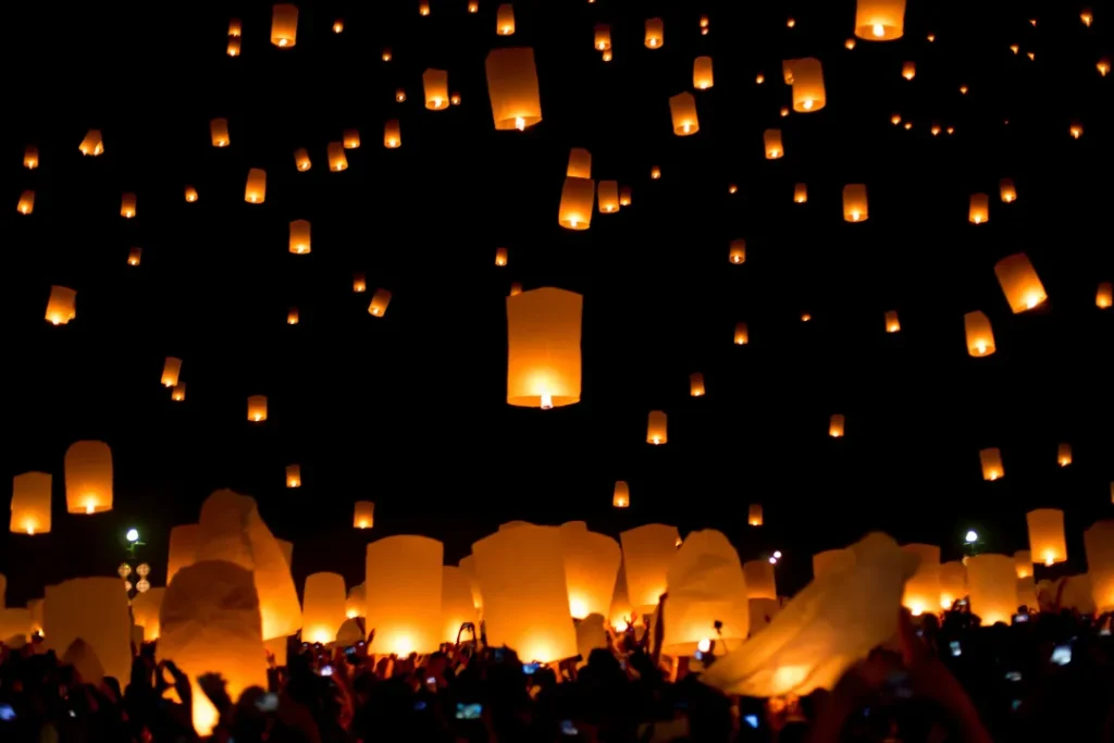 Top 10 Must-Visit Temples for Your Captivating Chiang Mai Trip 14 Yi Peng
